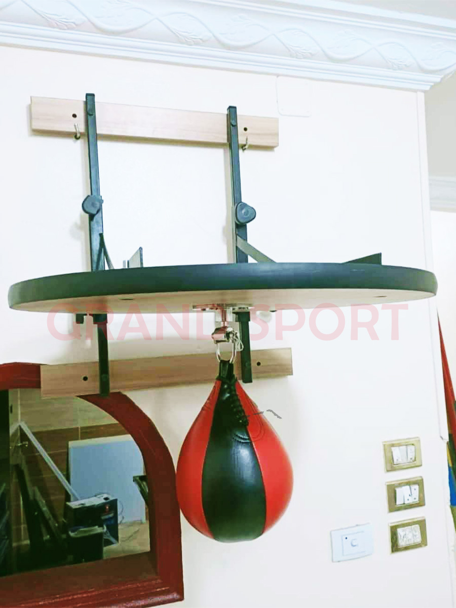 كرة سرعة بحامل حائط